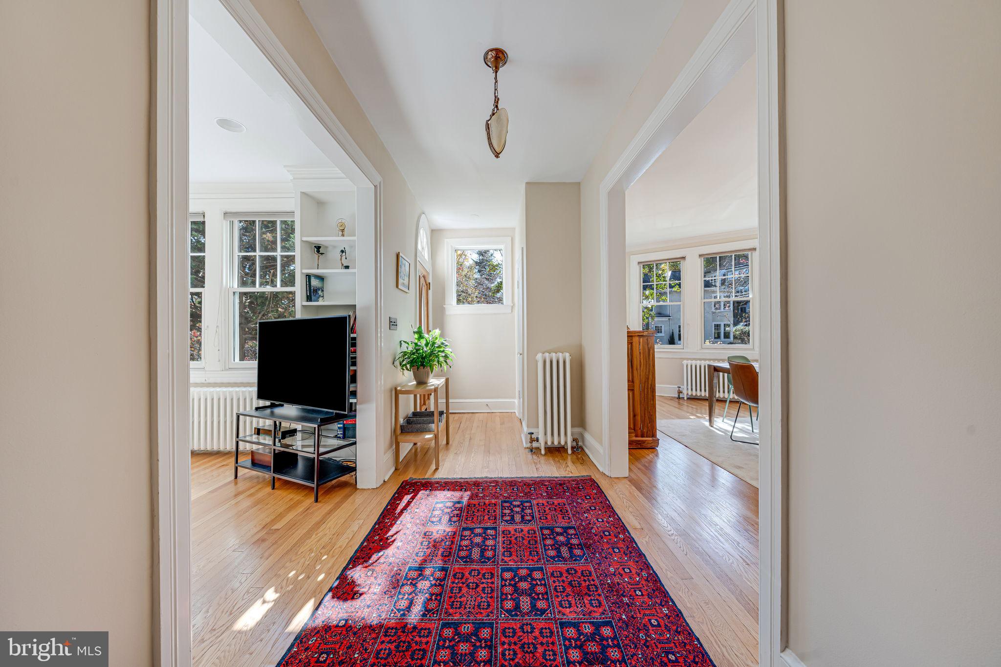 2202 Cathedral Ave NW