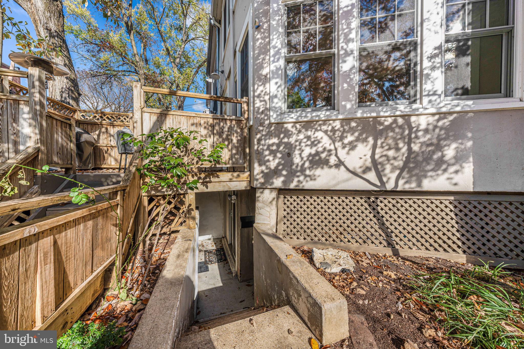 2202 Cathedral Ave NW