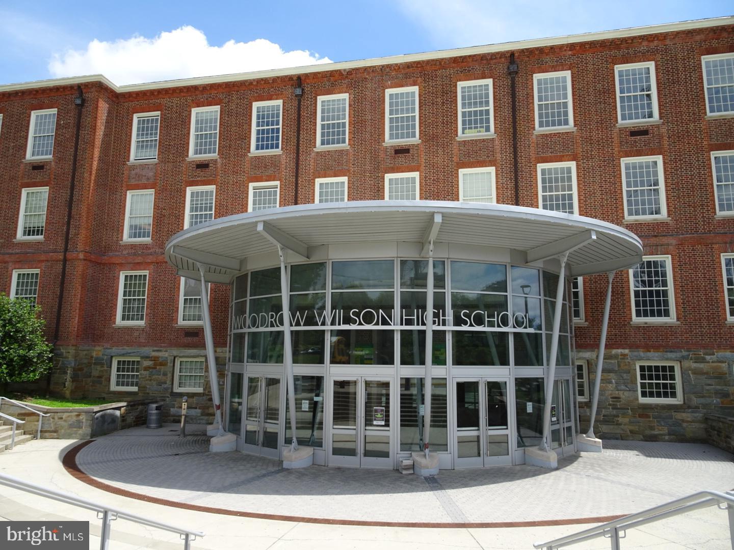 2202 Cathedral Ave NW