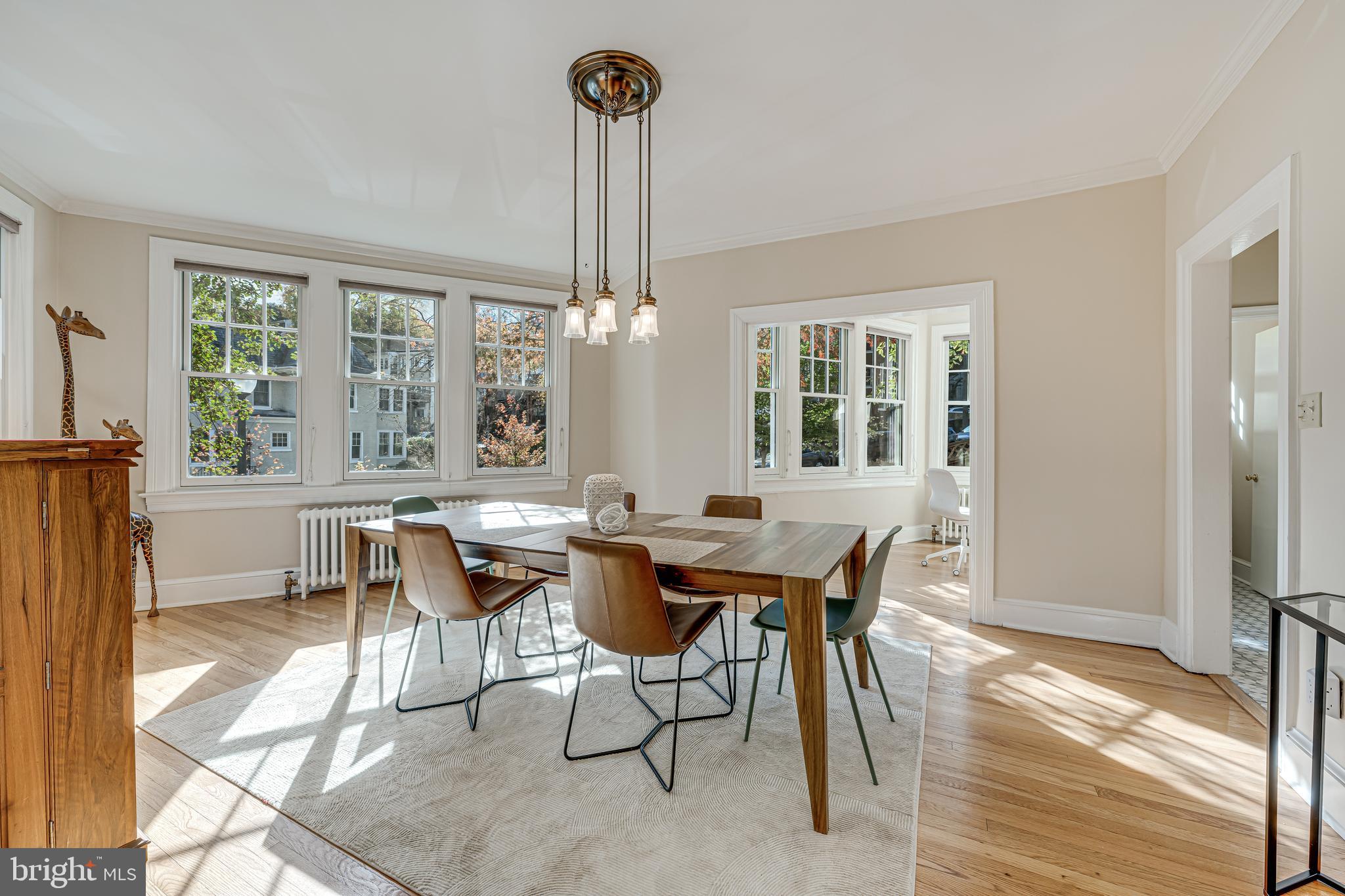 2202 Cathedral Ave NW