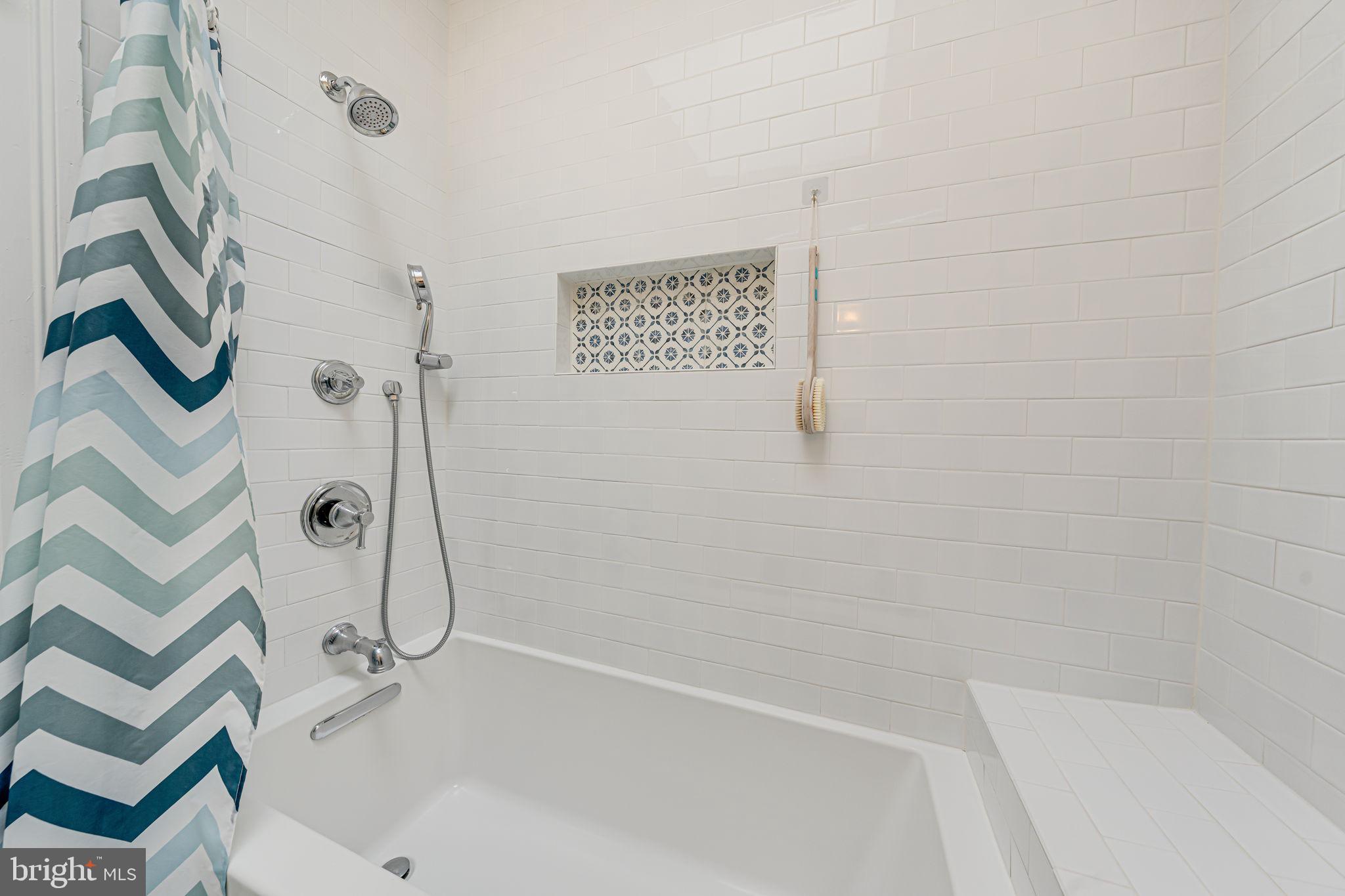 2202 Cathedral Ave NW