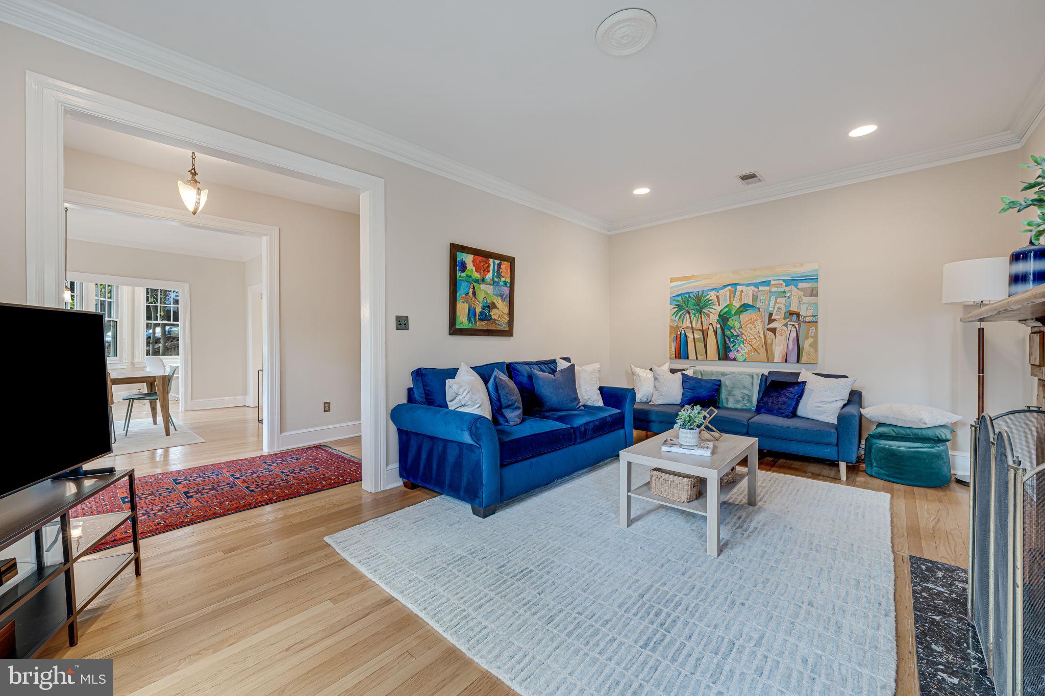 2202 Cathedral Ave NW