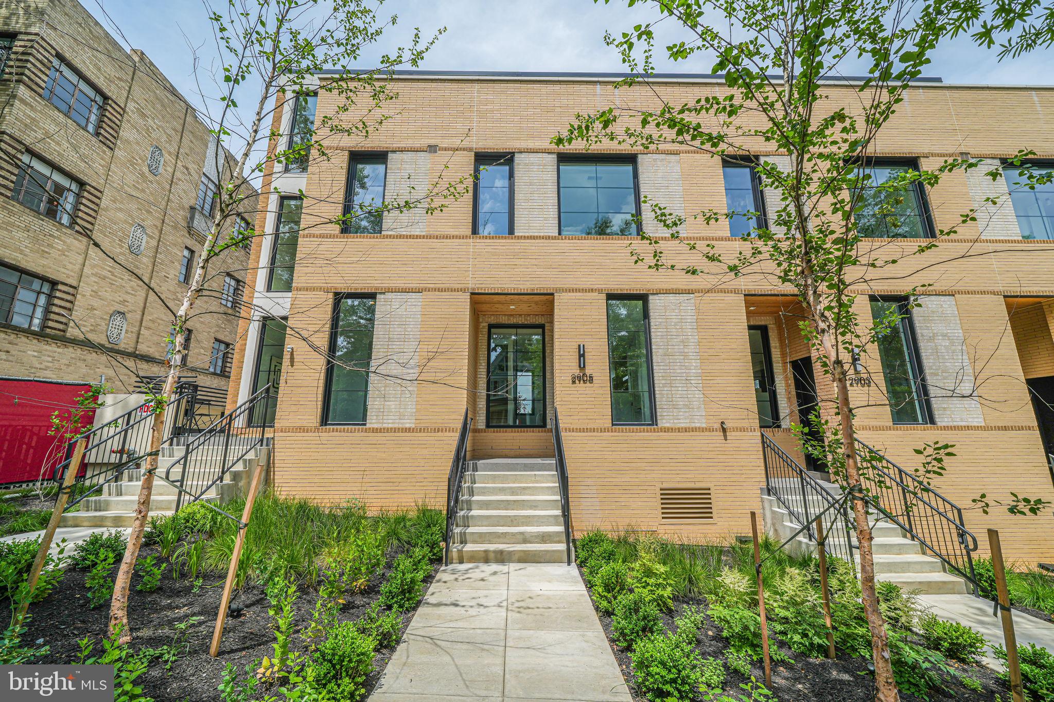 2905 Newark St NW