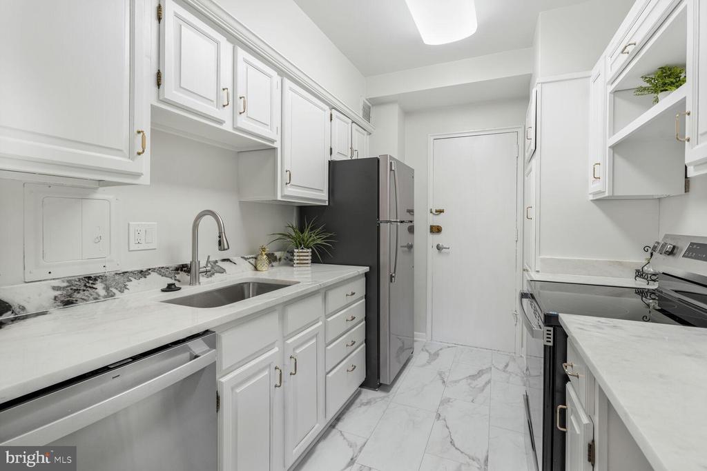 4740 Connecticut Ave NW #417