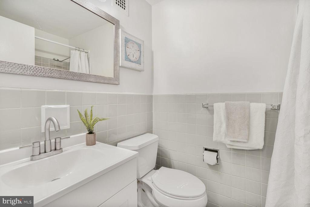 4740 Connecticut Ave NW #417