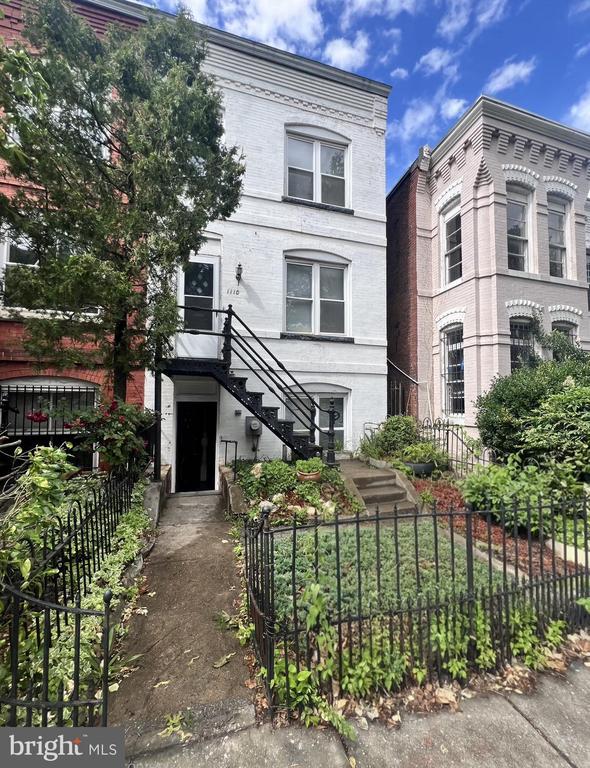 1110 I St SE