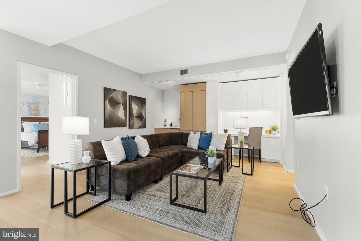 920 I St NW #504-505