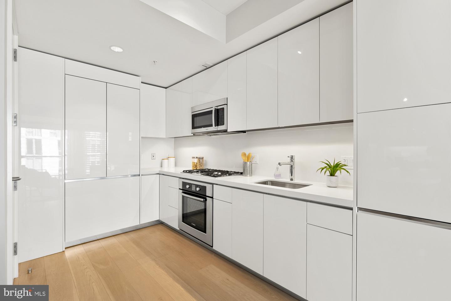 920 I St NW #504-505