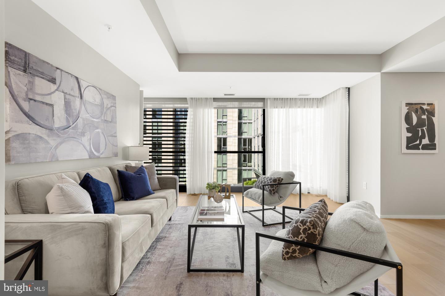 920 I St NW #504-505