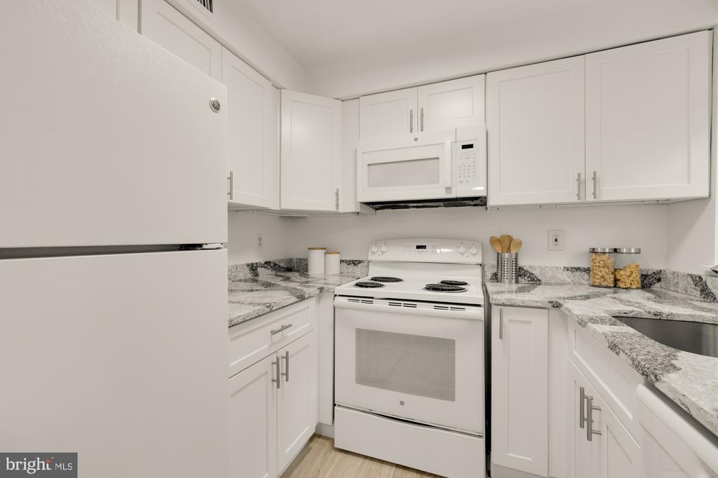 3521 39TH STREET NW A493
