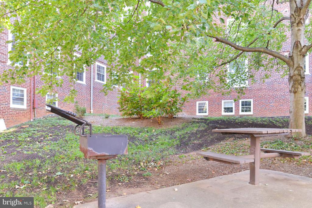 3521 39TH STREET NW A493