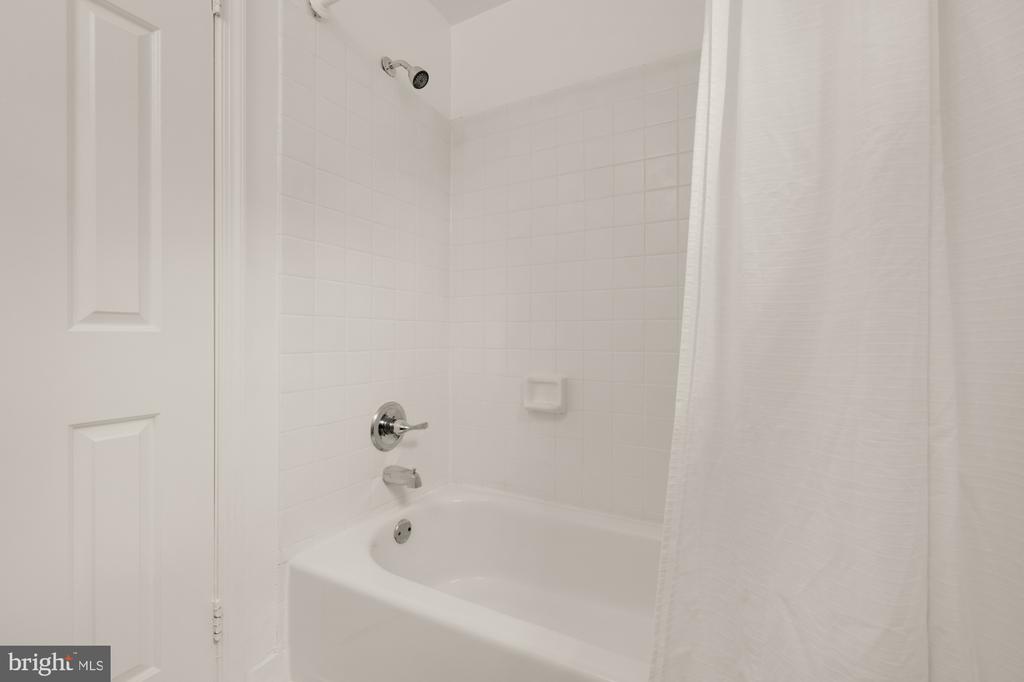 3521 39TH STREET NW A493