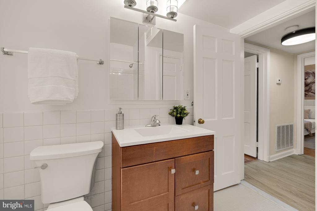 3521 39TH STREET NW A493