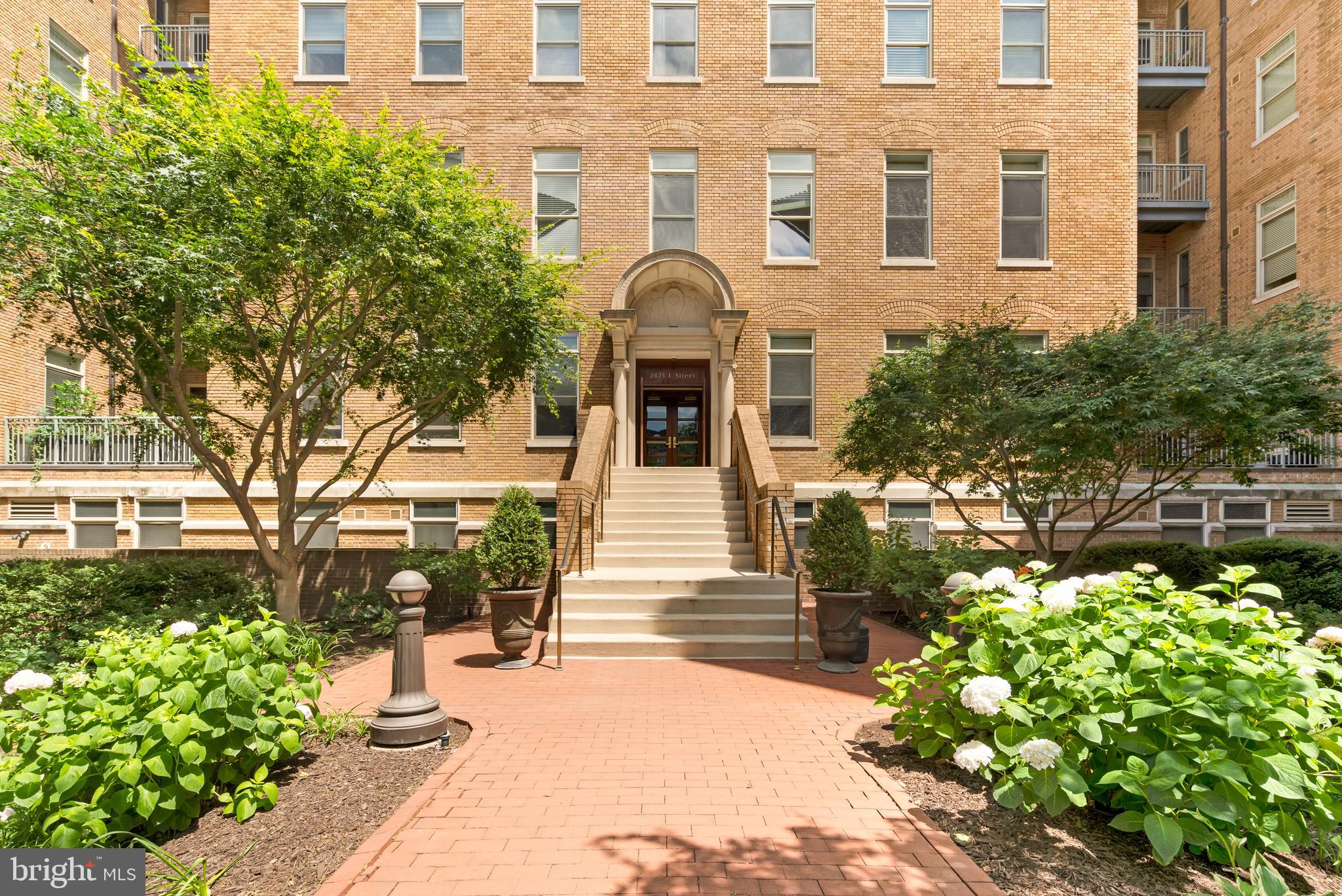 2425 L STREET NW 211