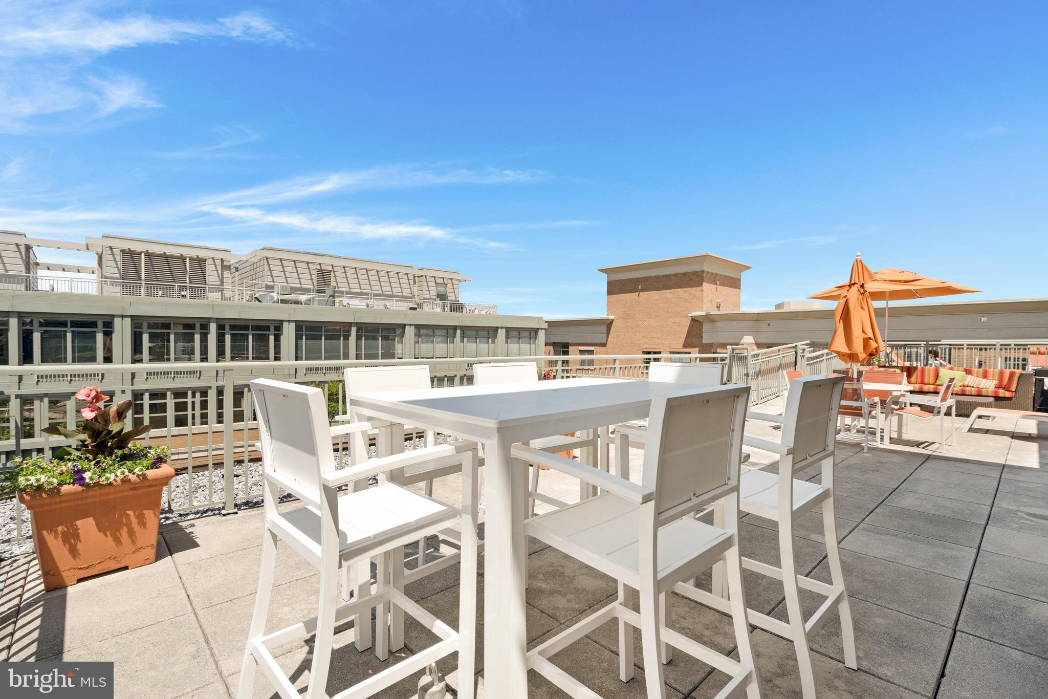 2425 L STREET NW 211