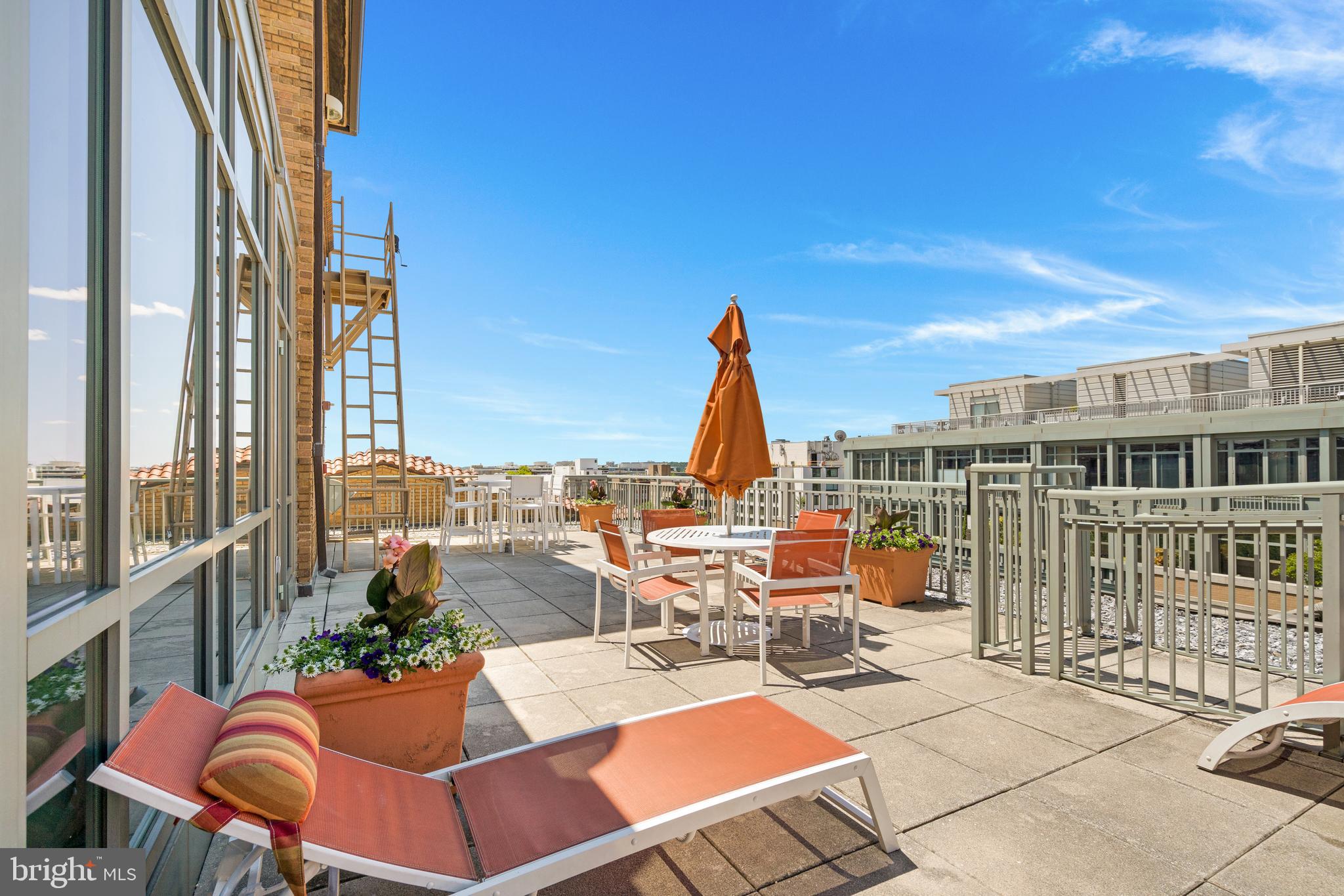 2425 L STREET NW 211