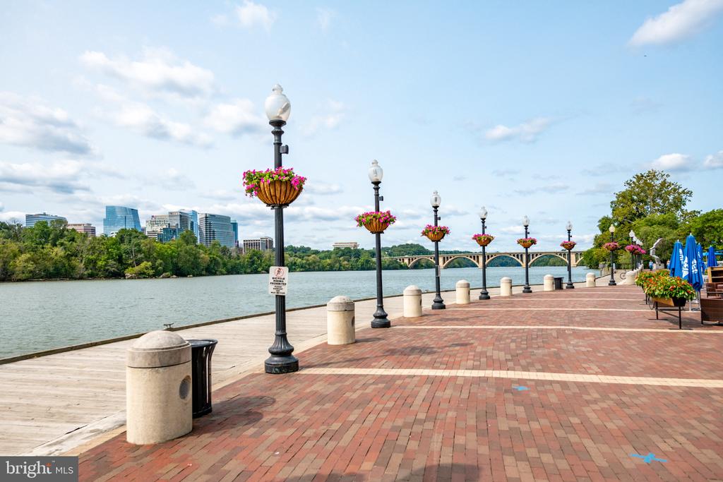 2475 VIRGINIA AVENUE NW 925