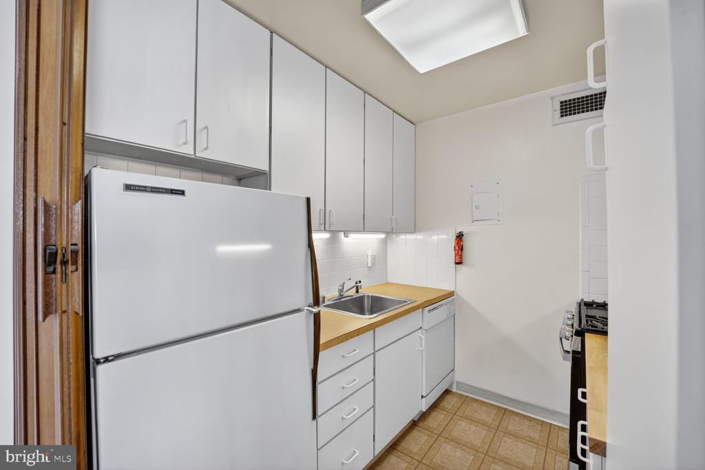 2475 VIRGINIA AVENUE NW 925