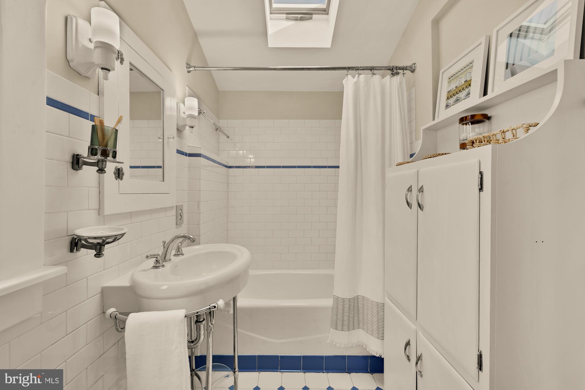 1210 KEARNY STREET NE