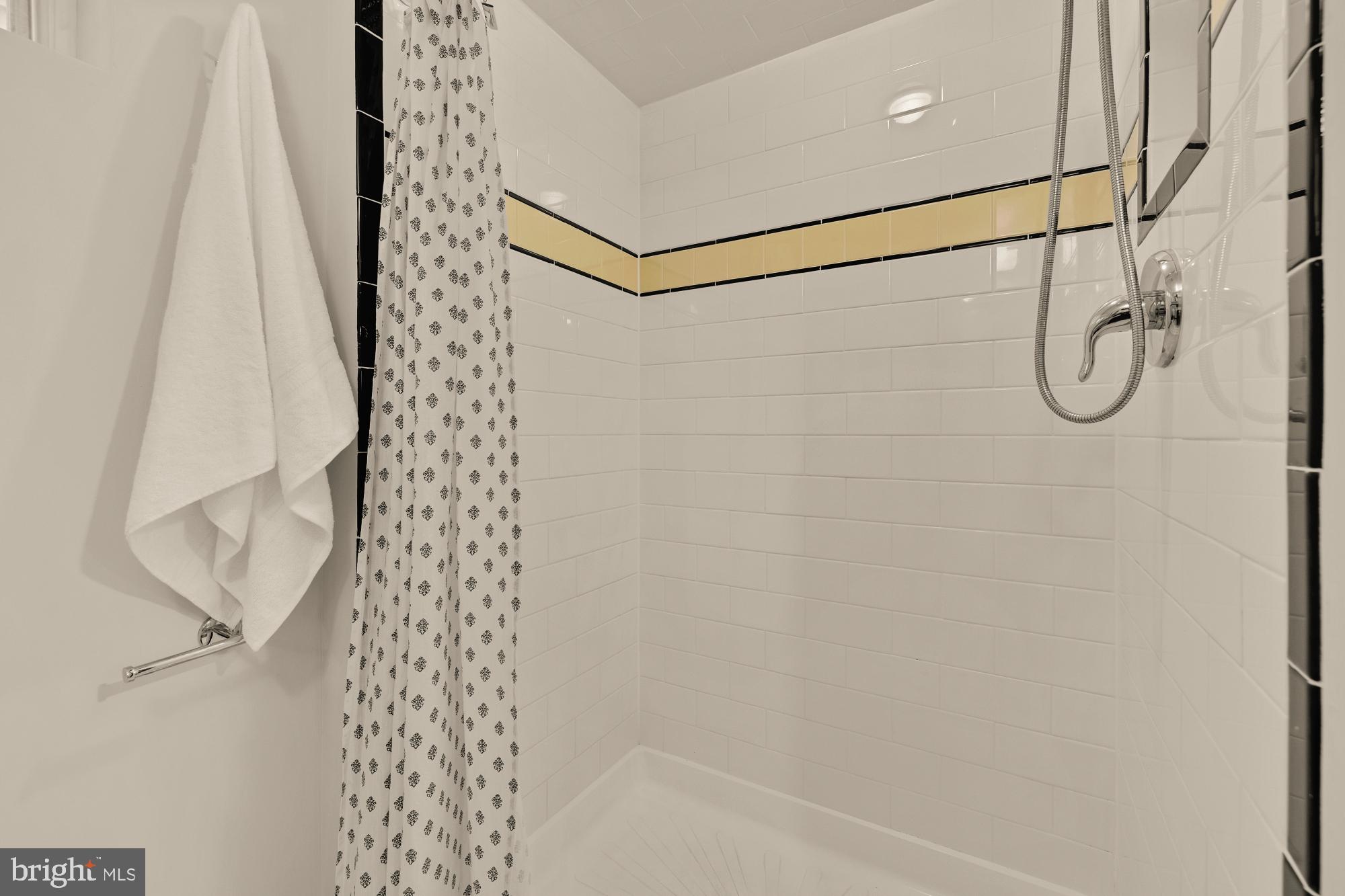 1210 KEARNY STREET NE