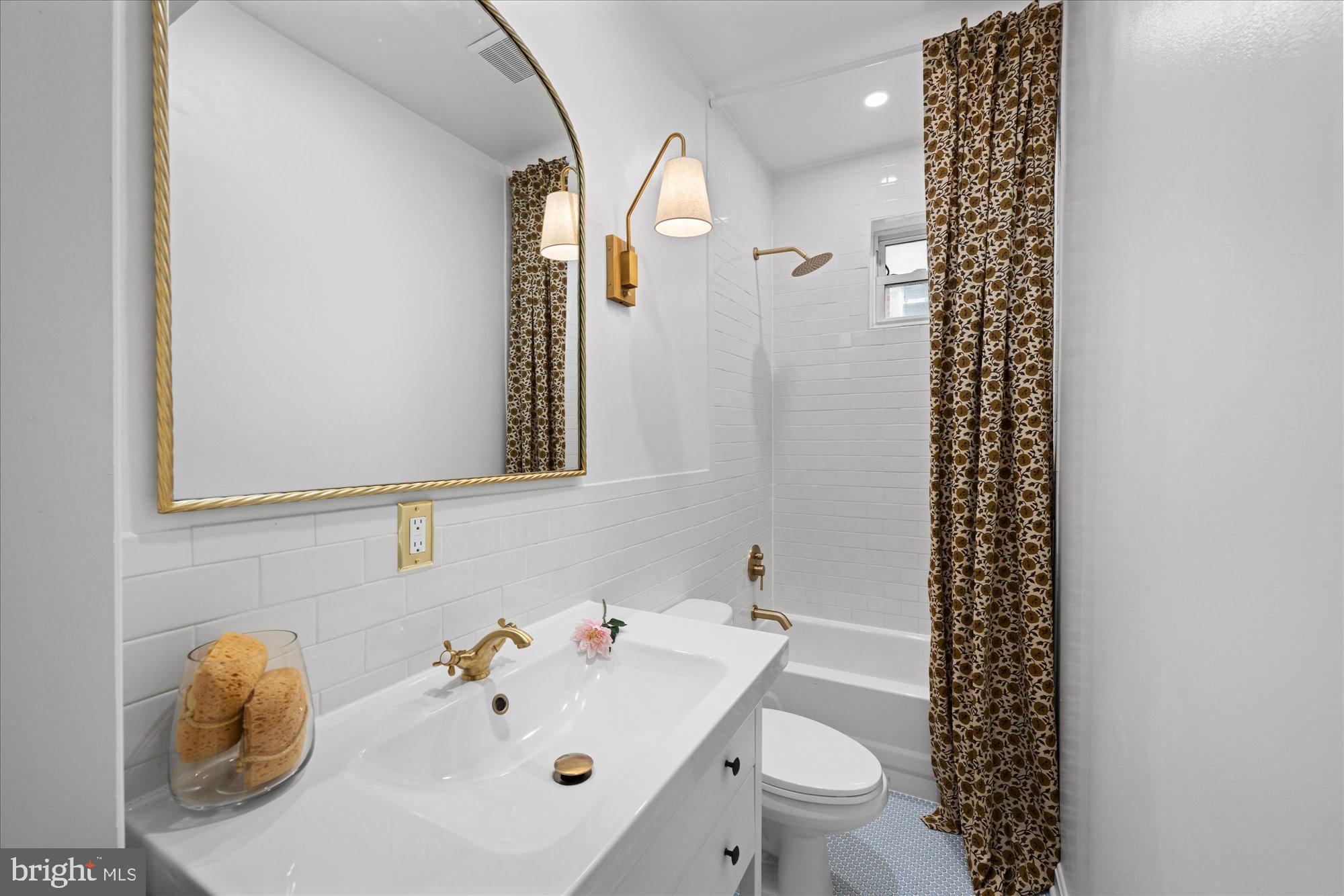 772 HARVARD STREET NW