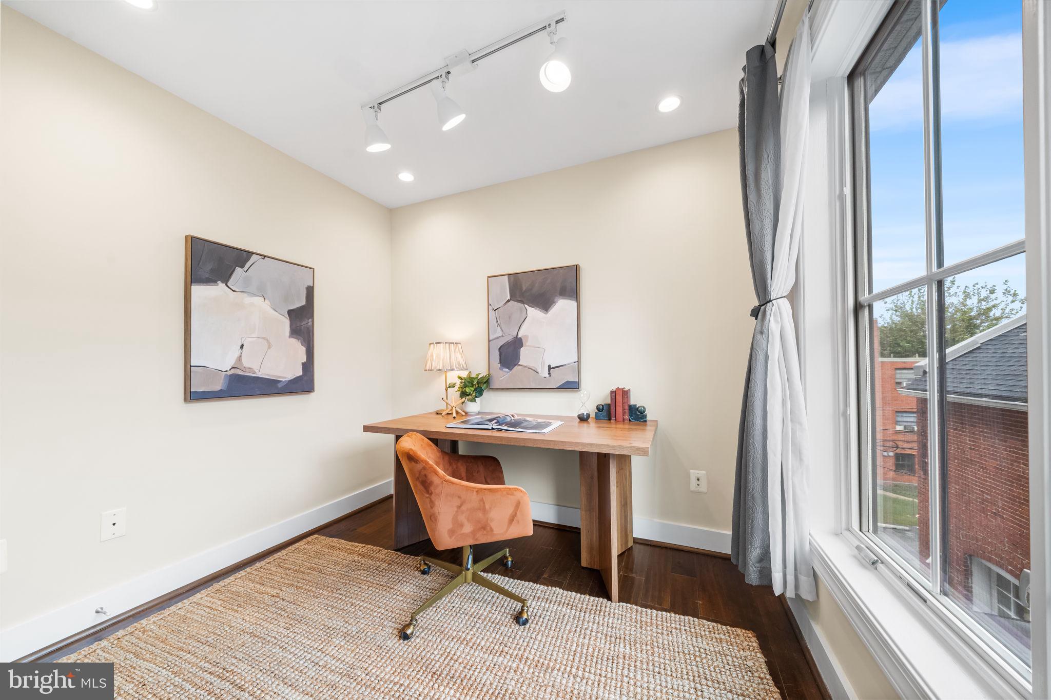 625 PARK ROAD NW 304