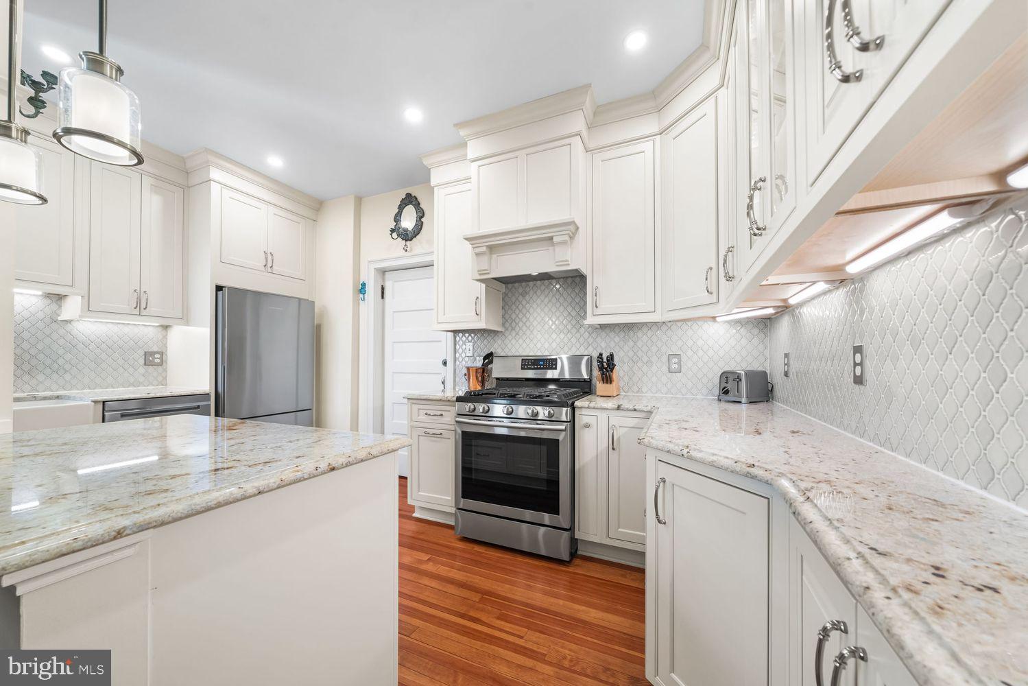 2122 CALIFORNIA STREET NW 553