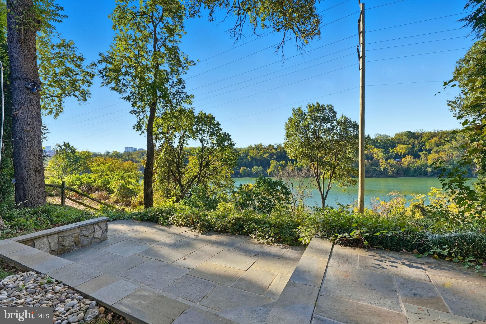 4621 LAVEROCK PLACE NW