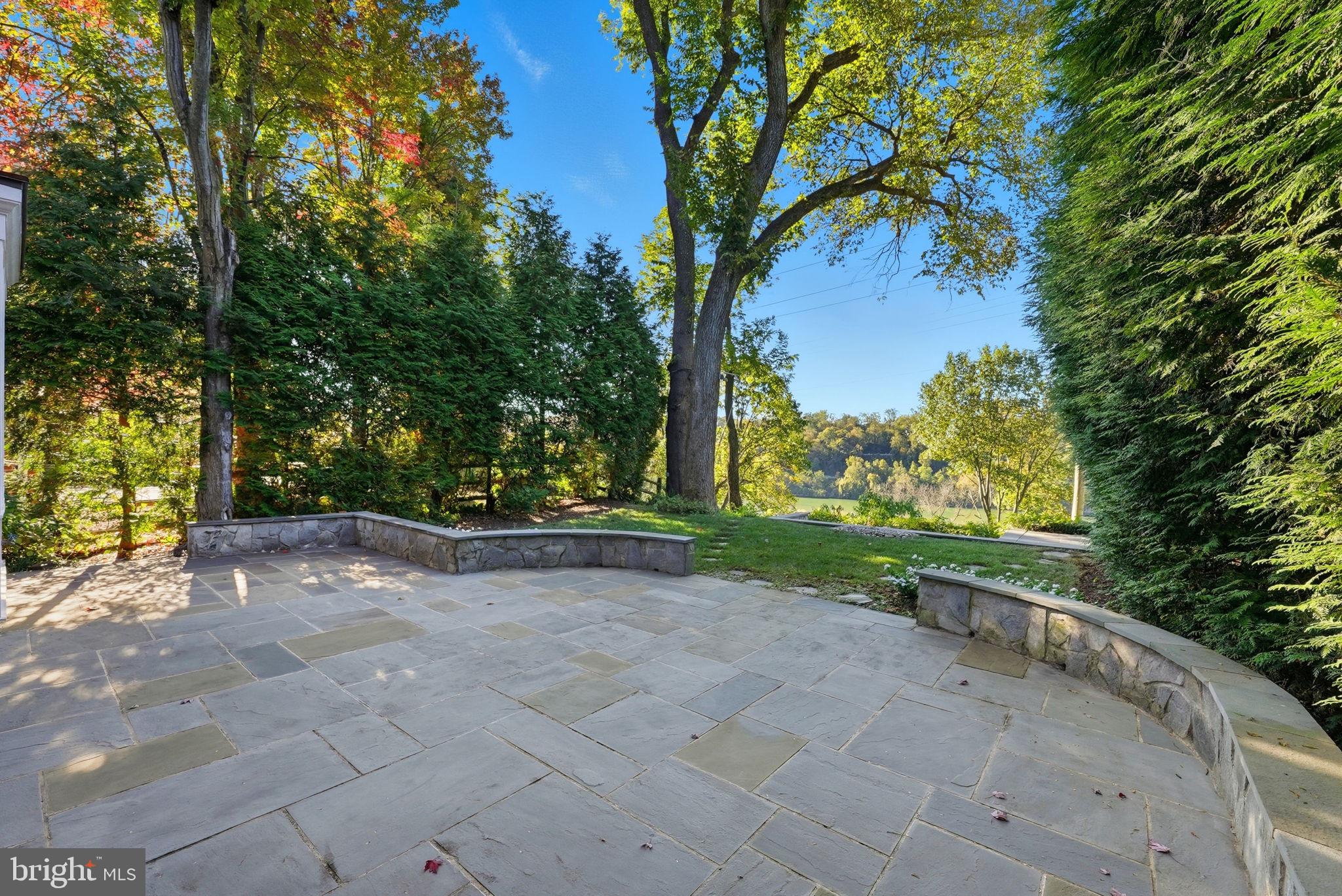 4621 LAVEROCK PLACE NW