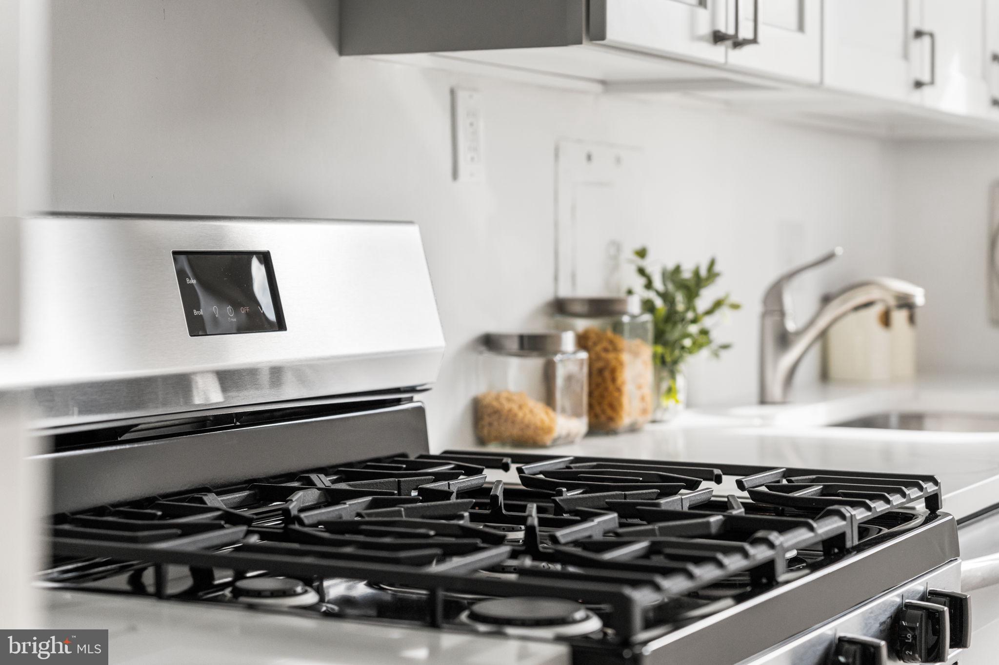 4000 TUNLAW ROAD NW 811