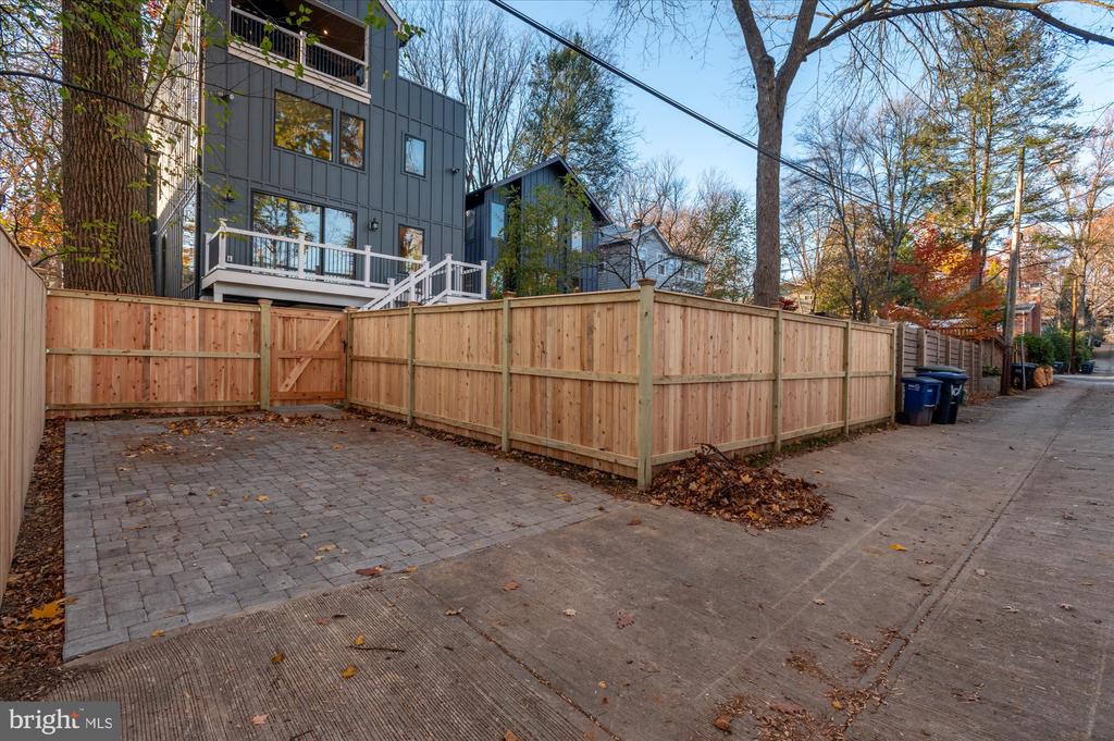 5445 33RD STREET NW