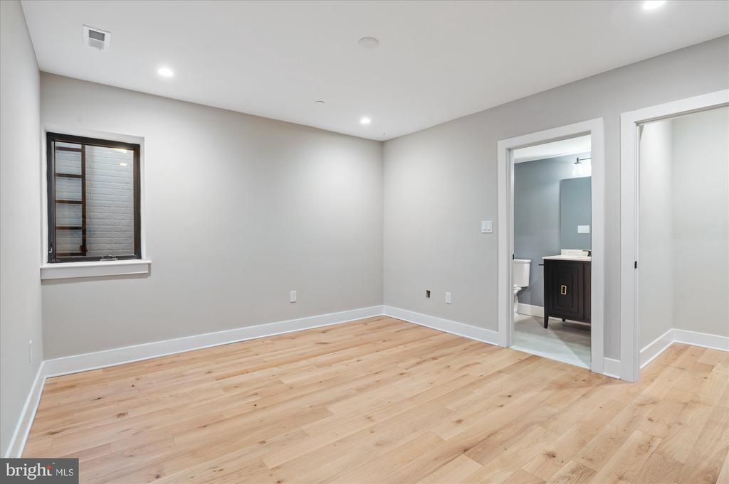 5445 33RD STREET NW