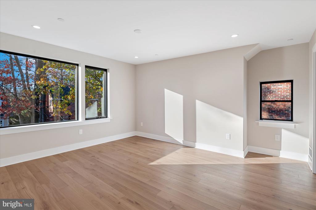5445 33RD STREET NW