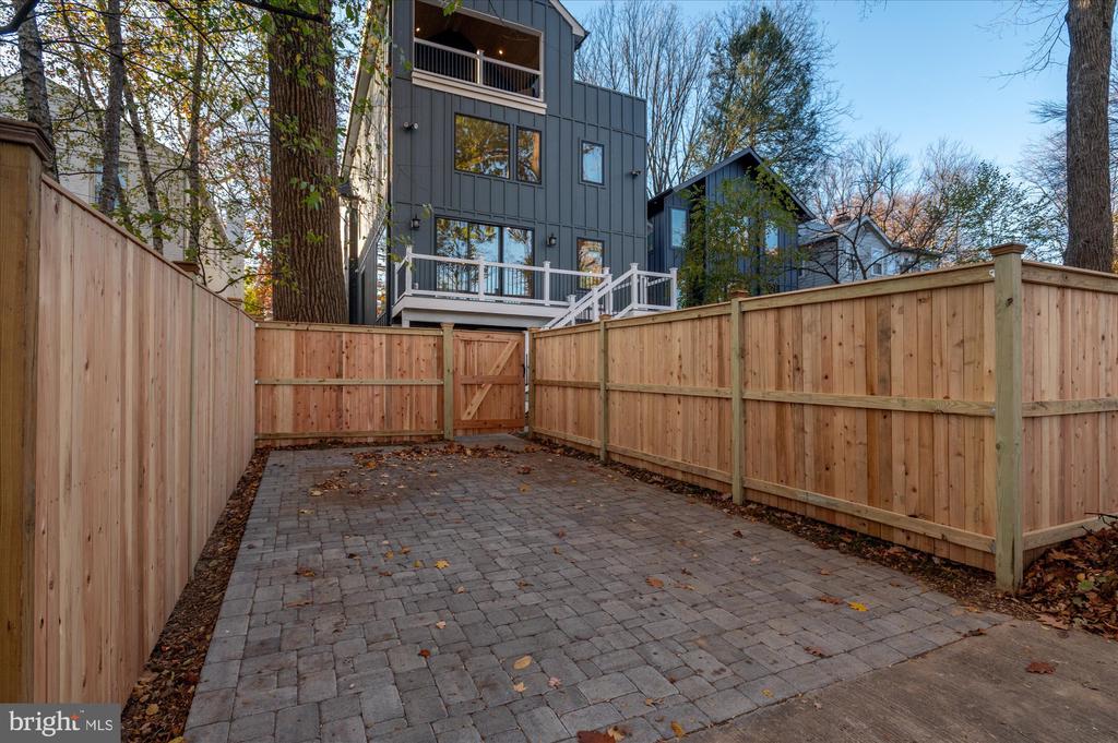5445 33RD STREET NW