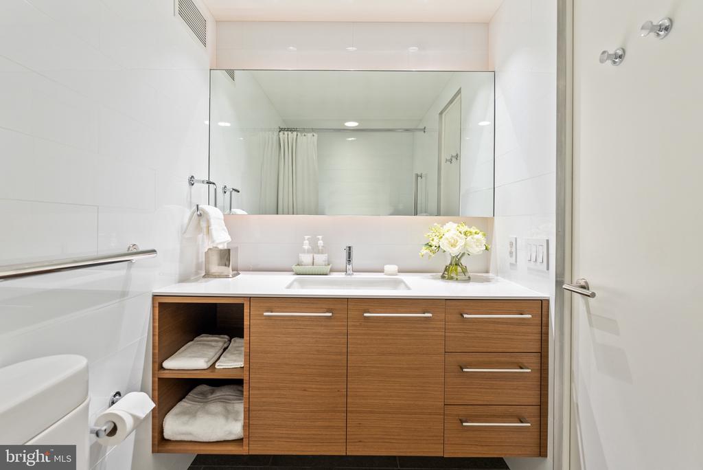 700 NEW HAMPSHIRE AVENUE NW Unit: 519