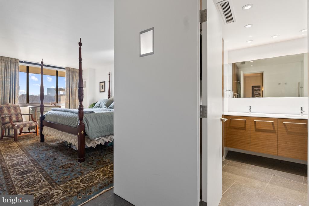 700 NEW HAMPSHIRE AVENUE NW Unit: 519