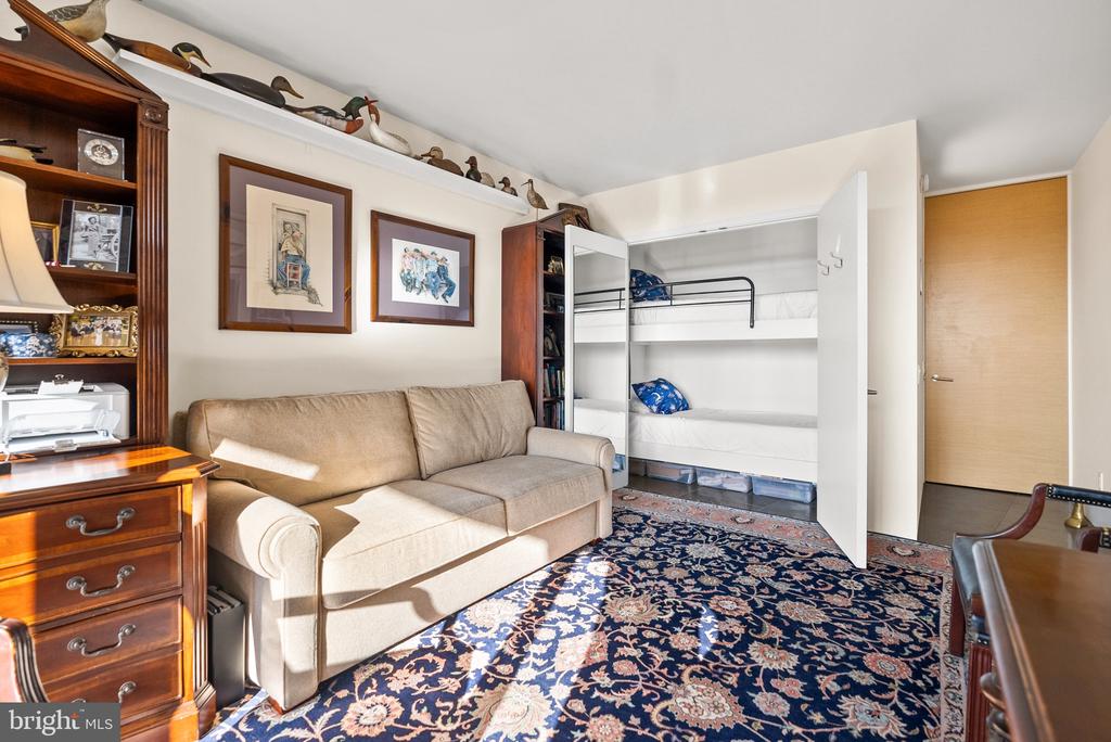 700 NEW HAMPSHIRE AVENUE NW Unit: 519