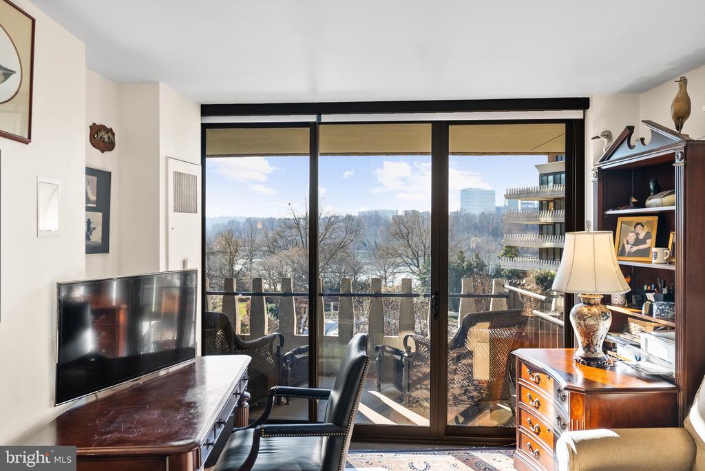 700 NEW HAMPSHIRE AVENUE NW Unit: 519