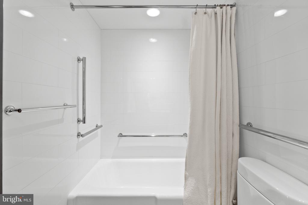 700 NEW HAMPSHIRE AVENUE NW Unit: 519