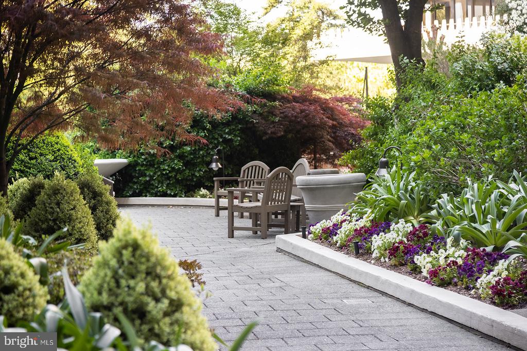 700 NEW HAMPSHIRE AVENUE NW Unit: 519