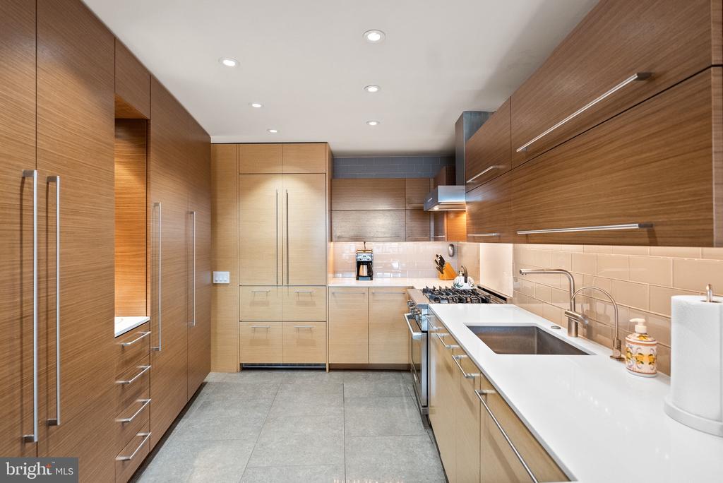 700 NEW HAMPSHIRE AVENUE NW Unit: 519