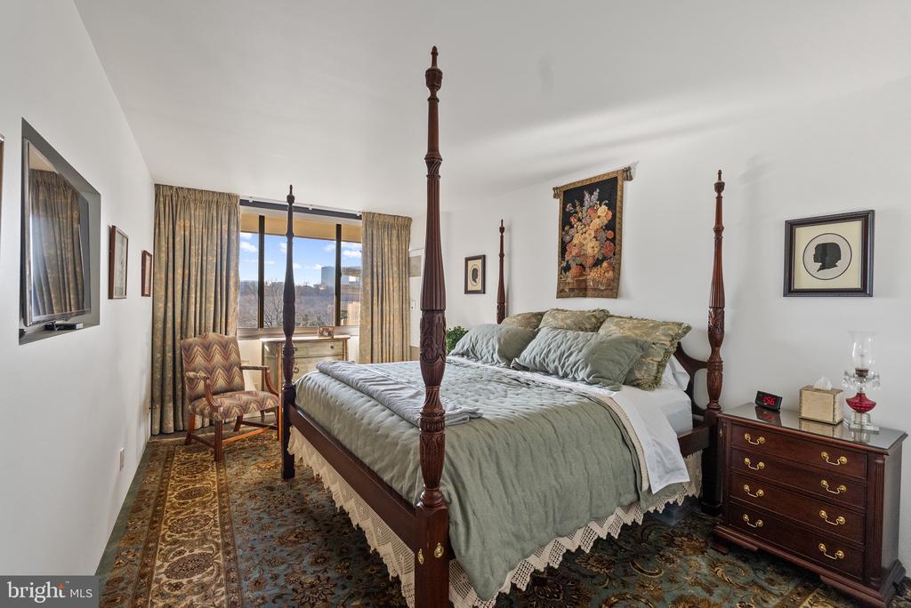 700 NEW HAMPSHIRE AVENUE NW Unit: 519