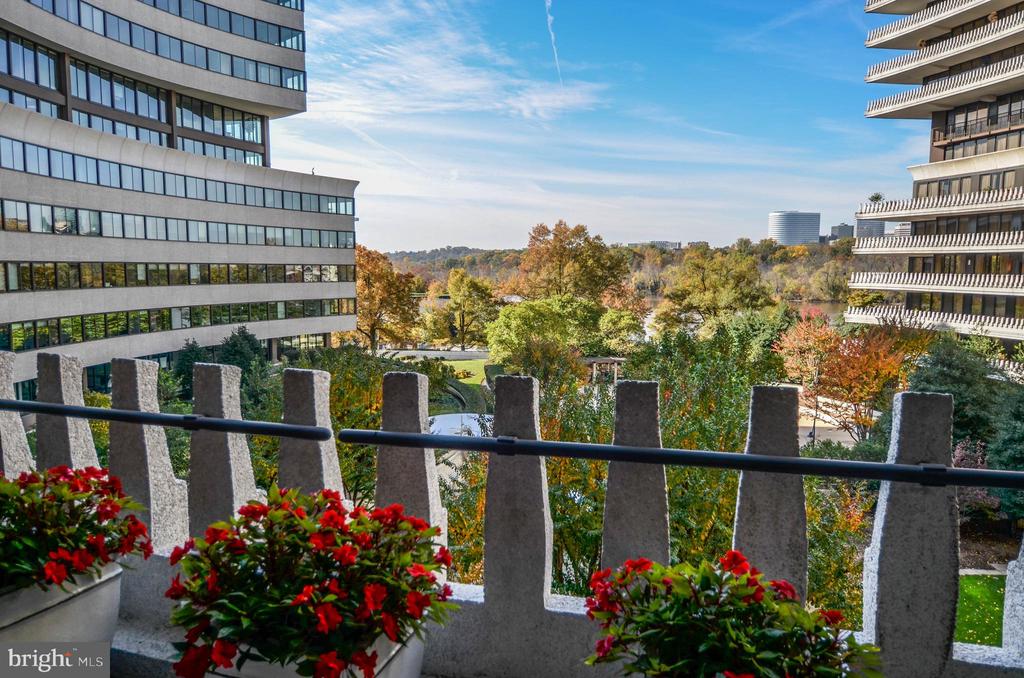 700 NEW HAMPSHIRE AVENUE NW Unit: 519