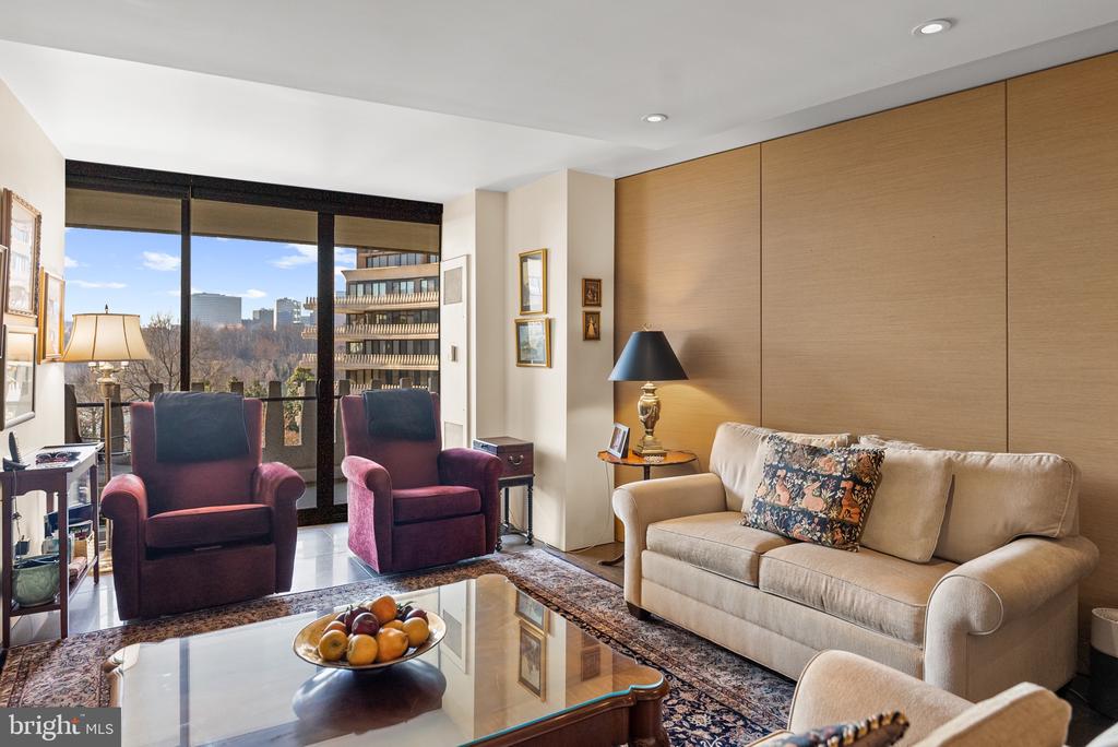 700 NEW HAMPSHIRE AVENUE NW Unit: 519