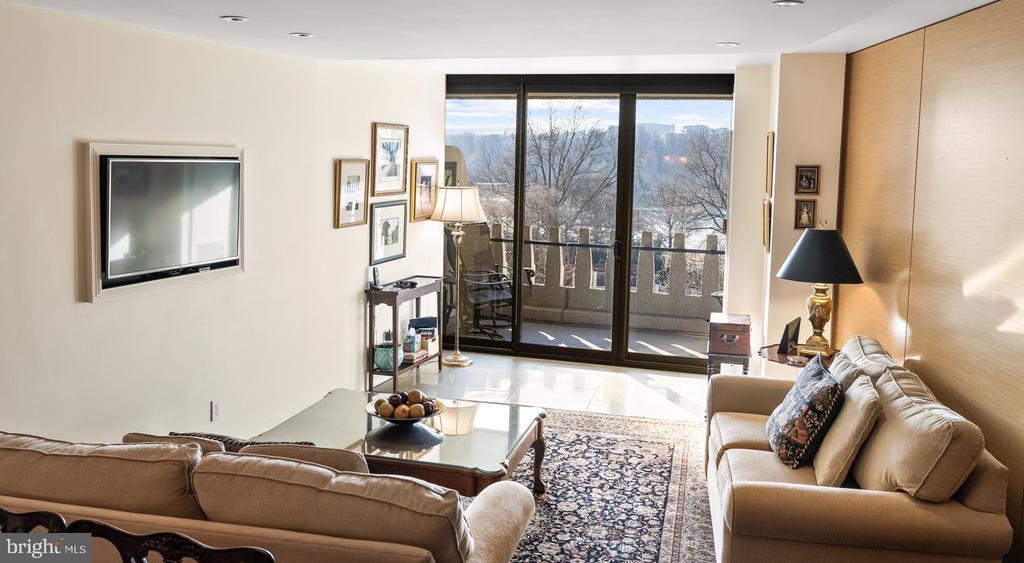 700 NEW HAMPSHIRE AVENUE NW Unit: 519