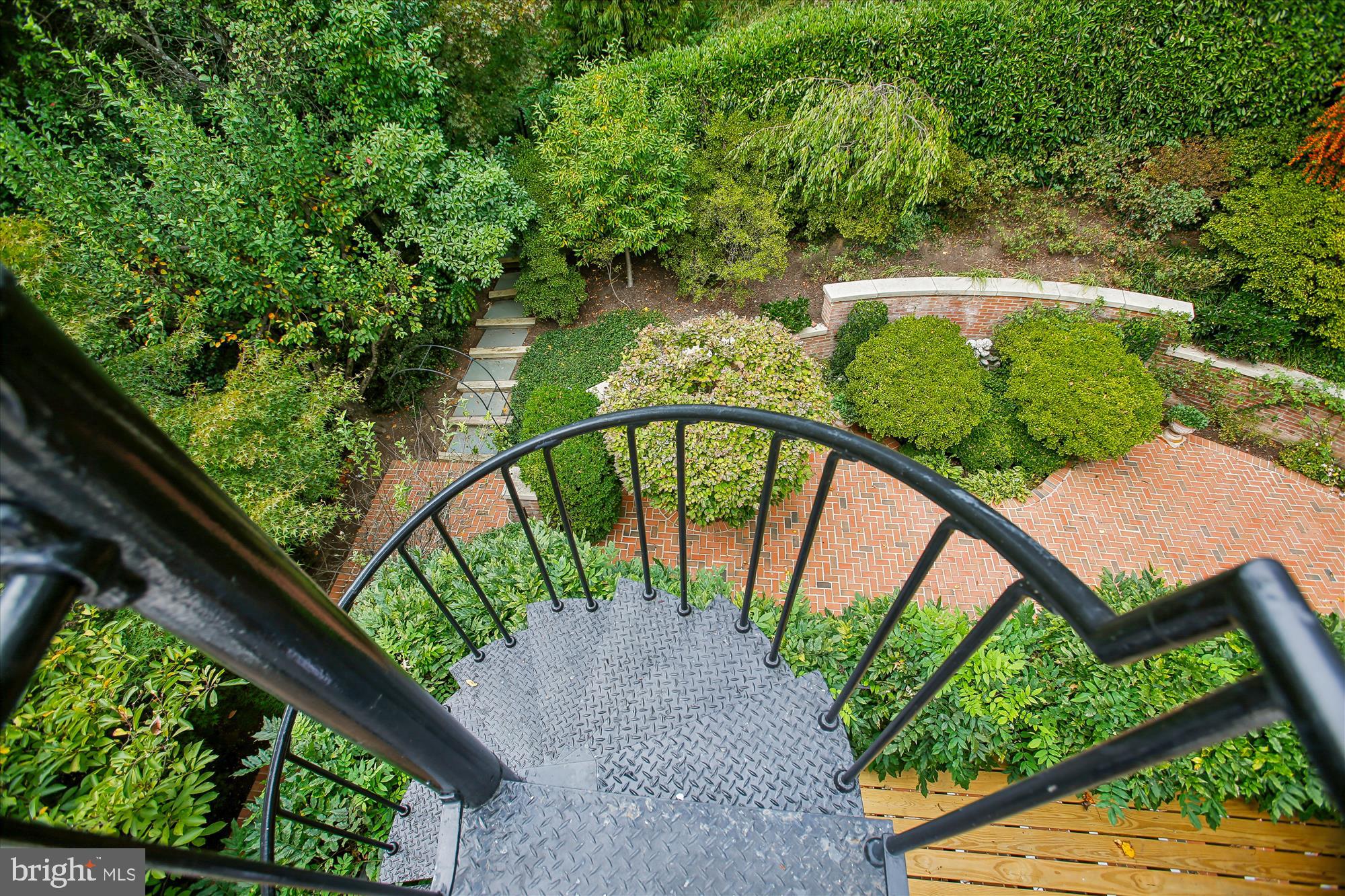 4016 LINNEAN AVENUE NW