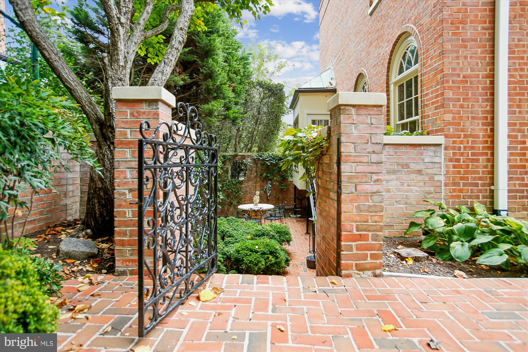 4016 LINNEAN AVENUE NW