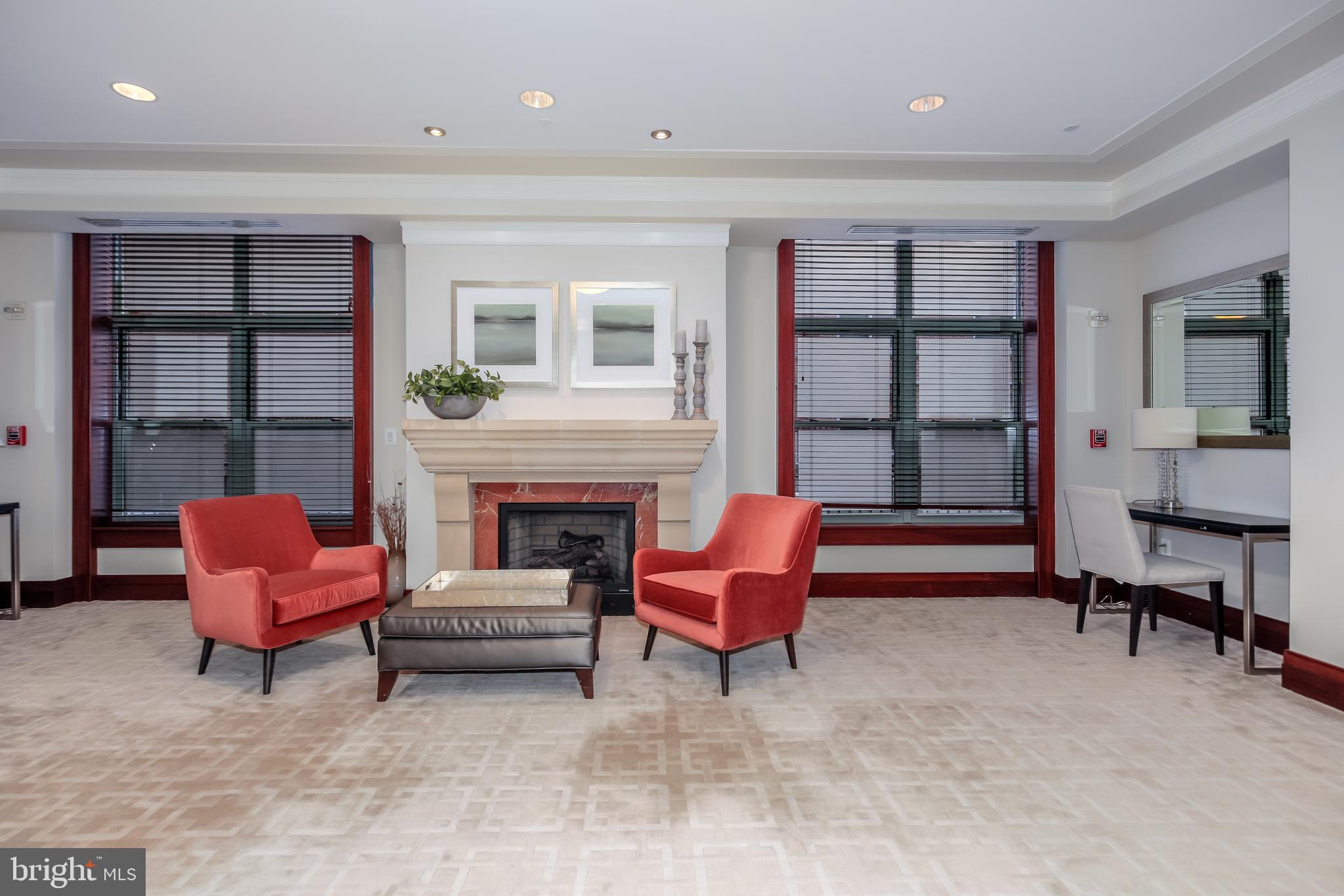 2425 L STREET NW 211