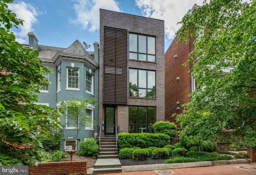 625 5TH STREET NE 1