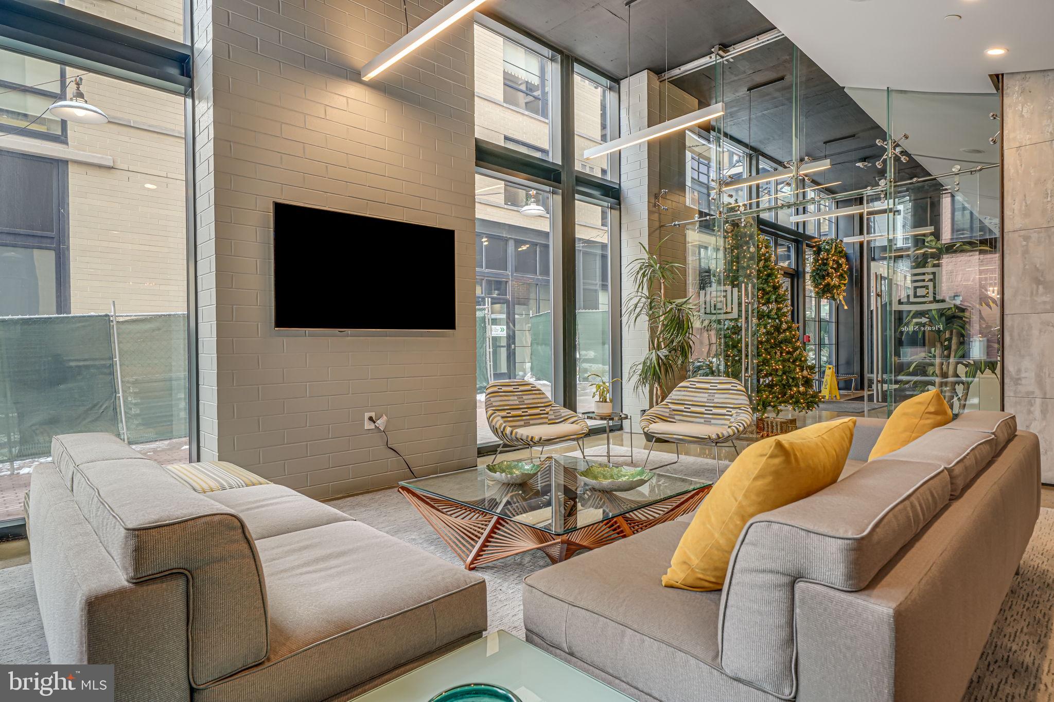 2125 14TH STREET NW 619